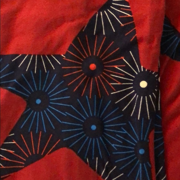 LuLaRoe O.S. Leggings - Picture 2 of 2